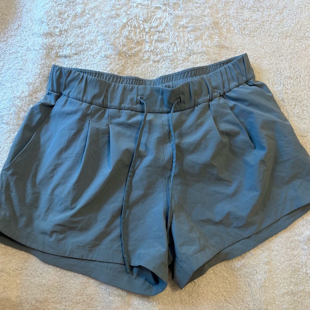 Lululemon Stroll at sundown shorts